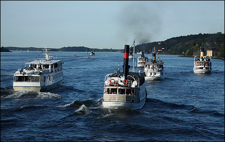 Sjgull passerar de andra fartygen ttt i Halvkakssundet.