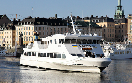 Vdd anlnder till Strmkajen, Stockholm kl. 07.30 som frsta fartyg p linje 83.