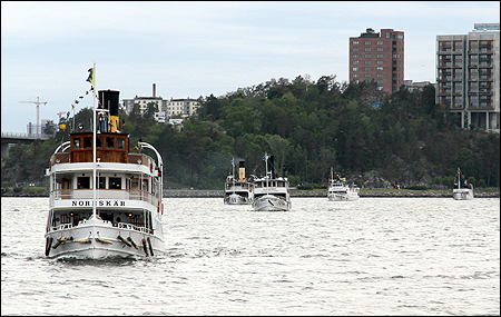 Norrskär, Mariefred och Blidösund följs av motorfartygen Västan och Enköping.