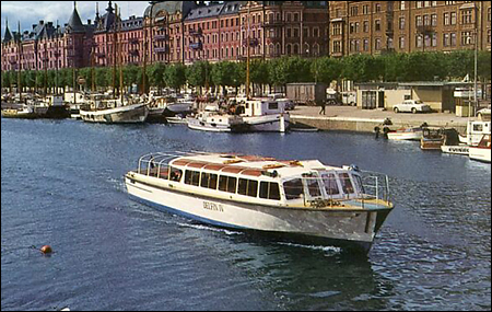 Delfin IV vid Djurgrdsbron, Stockholm