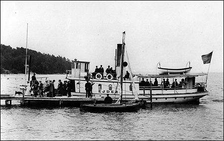 Ejdern vid Sandviks brygga, Roxen 1902