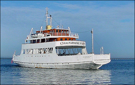 Kalmarsund VIII utanför Färjestadens hamn 2003