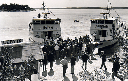 Östan och Sunnan vid Lerviks brygga vid leveransen 1969-08-12