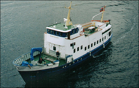 Meløycruise II vid Hurtigruttfartyget Richard With 2003-09