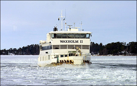 Waxholm II utanfr Finnhamns brygga 2004-02-14