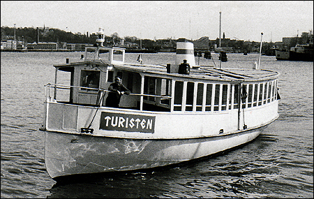Turisten vid Nybrokajen 1971-05-01
